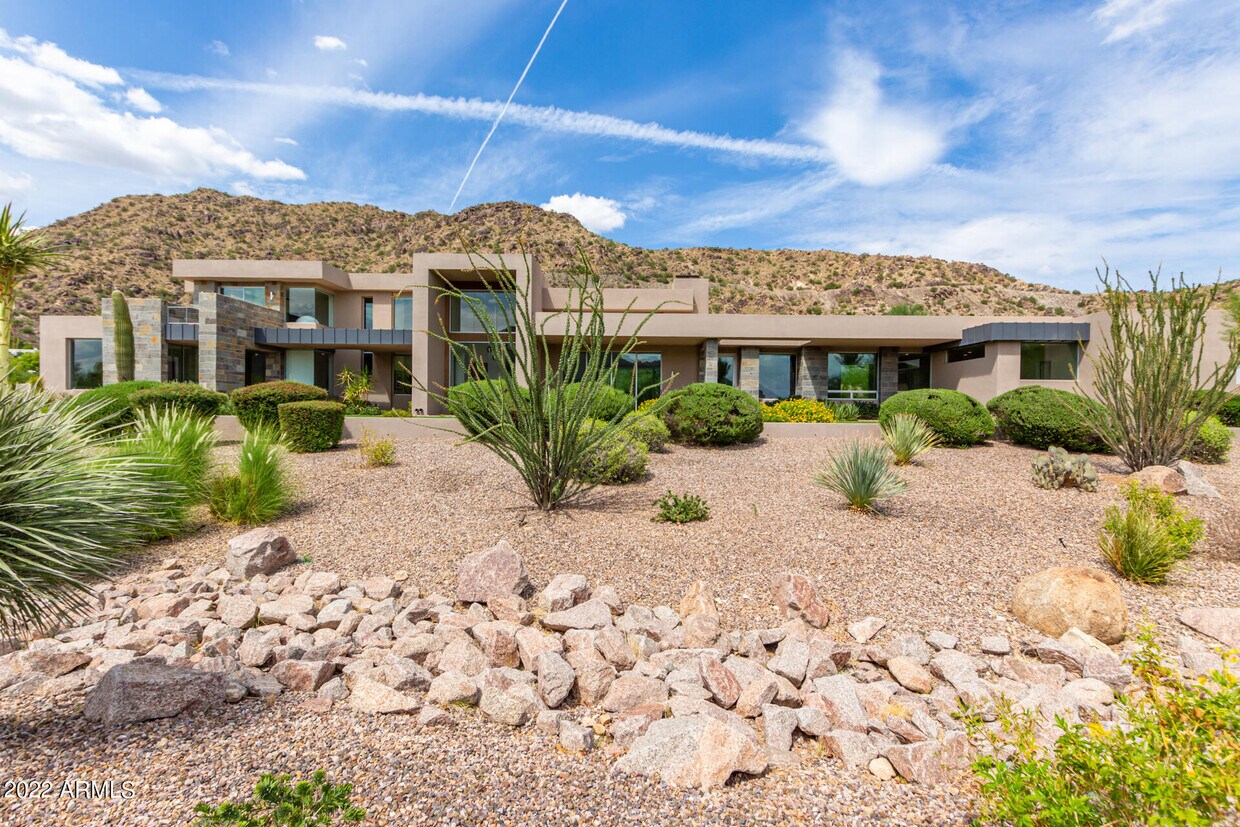 Foto principal - 5720 E Joshua Tree Ln
