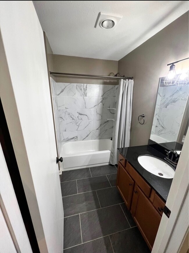 Building Photo - 1608 Stoney Run Trl
