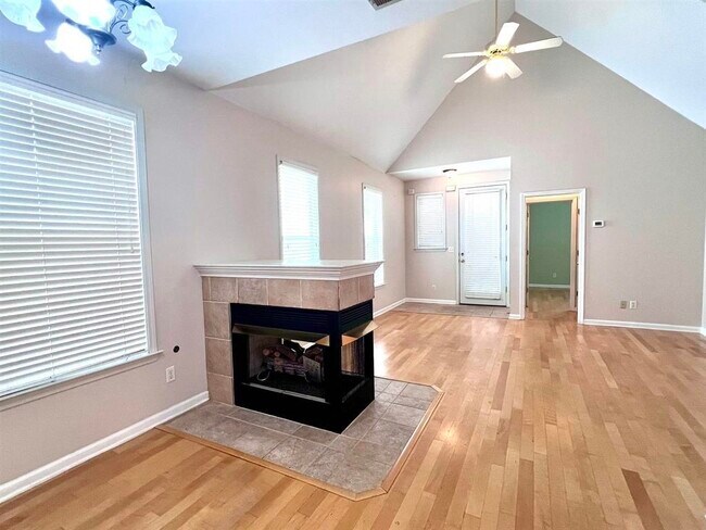 Foto del edificio - 1175 Harbor River Dr