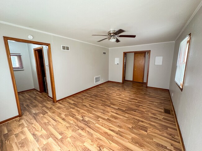 Foto del edificio - 407 S Oak St