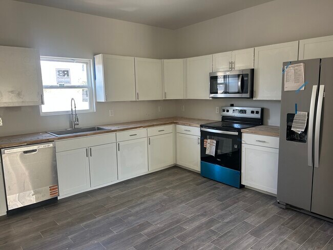 Foto del edificio - 711 Tallman Cir