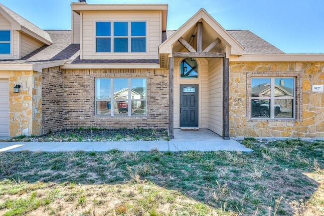 Foto del edificio - COMING APRIL 2026 - Beautiful Home in Buffalo Heights!