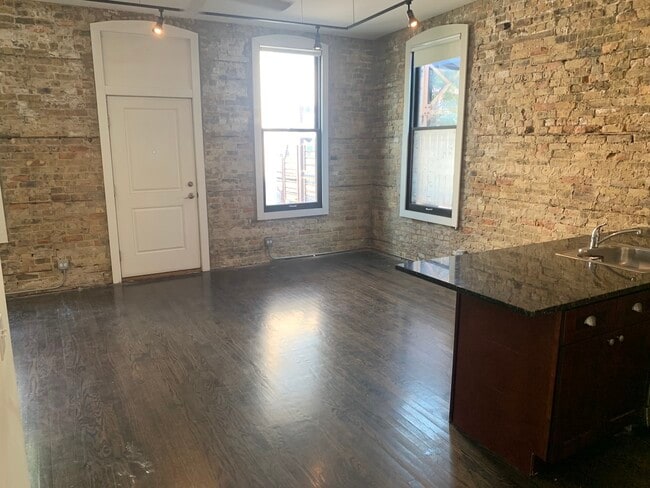 Foto del edificio - 948 W Armitage Ave
