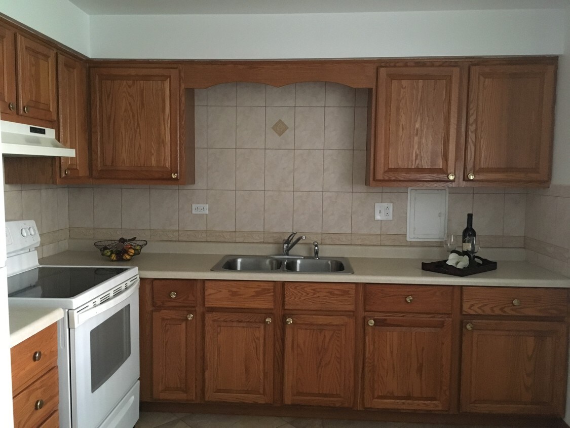 Foto principal - 300 Lincoln Ct