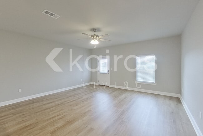 Building Photo - 13785 Willowmore Dr