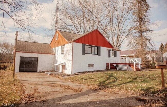 Building Photo - 1527 Johns Ave SE