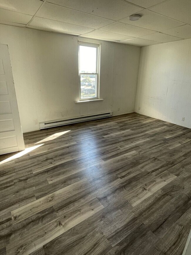 Foto del edificio - 1523 E Washington St