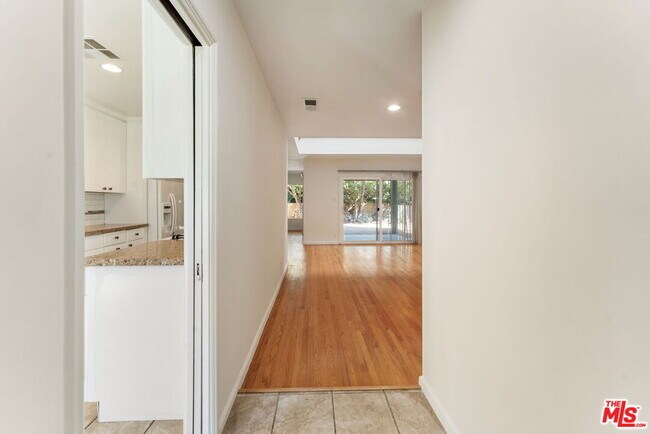 Building Photo - 7466 Denrock Ave