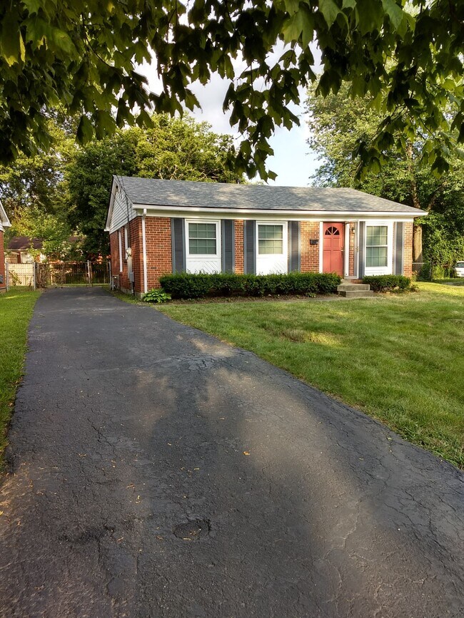 Building Photo - 6215 Mercury Dr