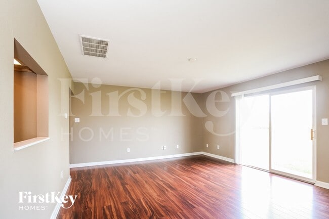 Building Photo - 288 Pixy Ct