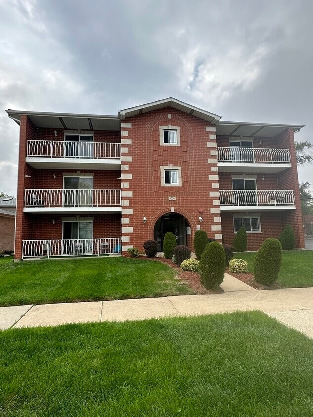 Primary Photo - 9700 McVicker Ave