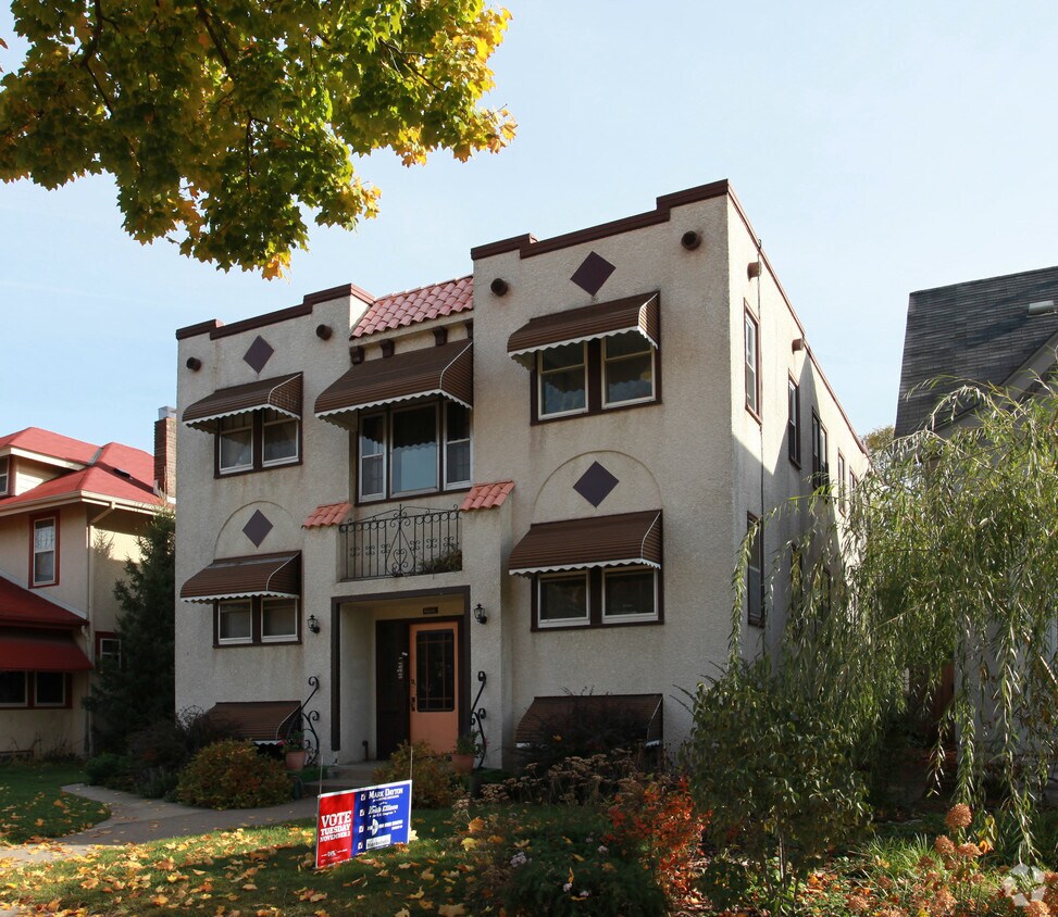 Building Photo - 3337 Fremont Ave S