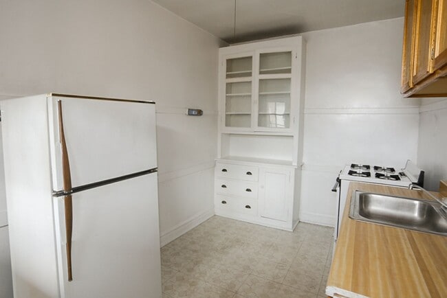 Building Photo - 2607 W Gunnison St