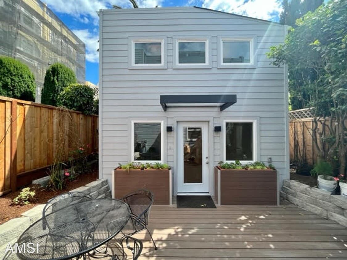 Primary Photo - 1 br, 1 bath House - 1335 Bay Street #A