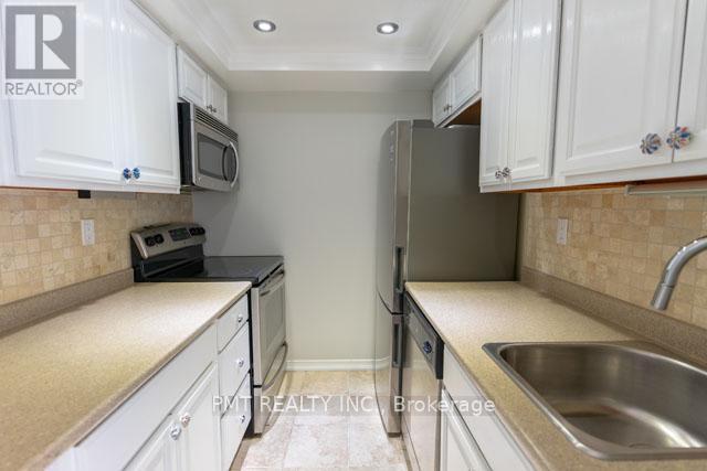 Photo du bâtiment - 222 The Esplanade