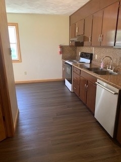 Building Photo - 704 Torrey Ln