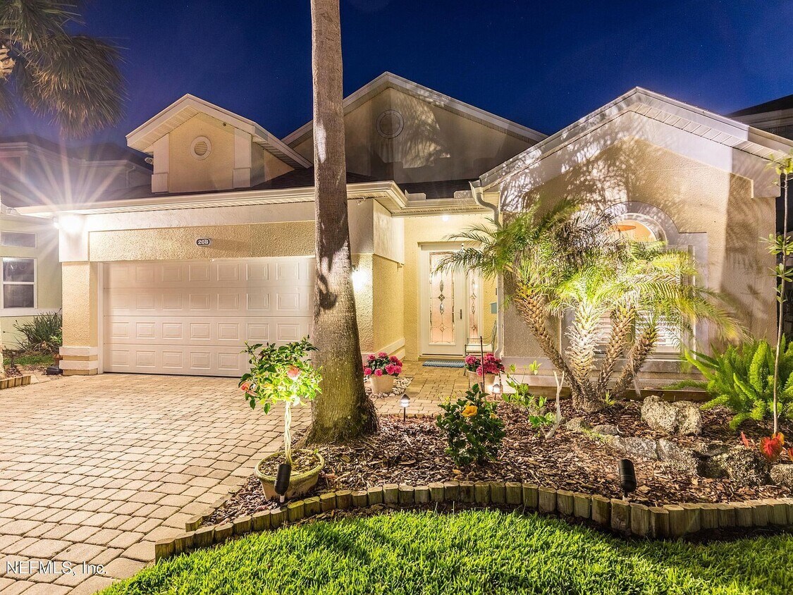 Primary Photo - 208 Somerset Ct