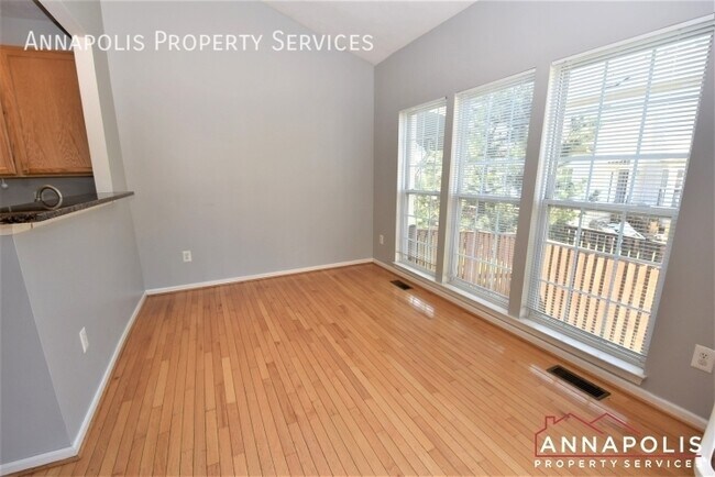 Building Photo - 2426 knapps way