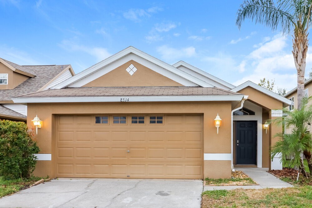 Foto principal - 8514 Hawbuck St
