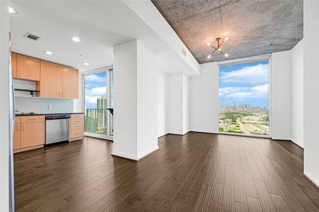 Building Photo - 5925 Almeda Rd