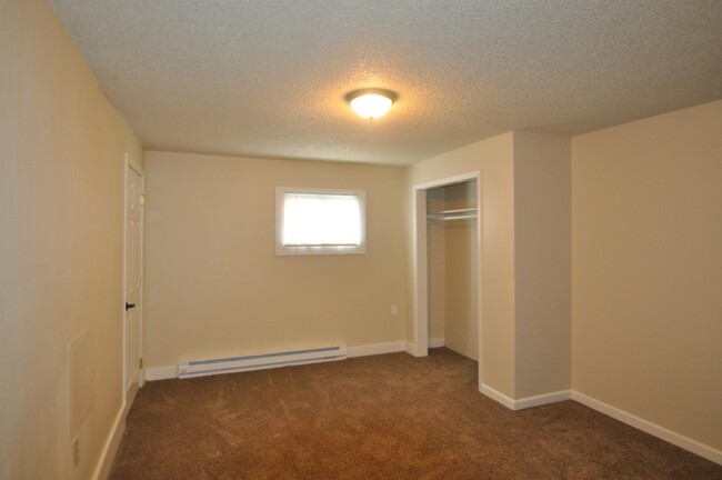 Building Photo - 1701 W Mallon Ave