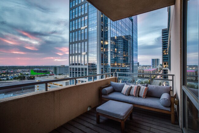Foto del edificio - 2200 Victory Ave