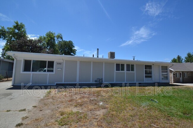 Building Photo - 790 E 8425 S