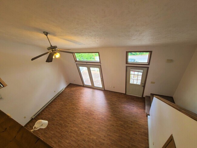 Building Photo - 3 br, 2 bath House - 125 Springbrook Street