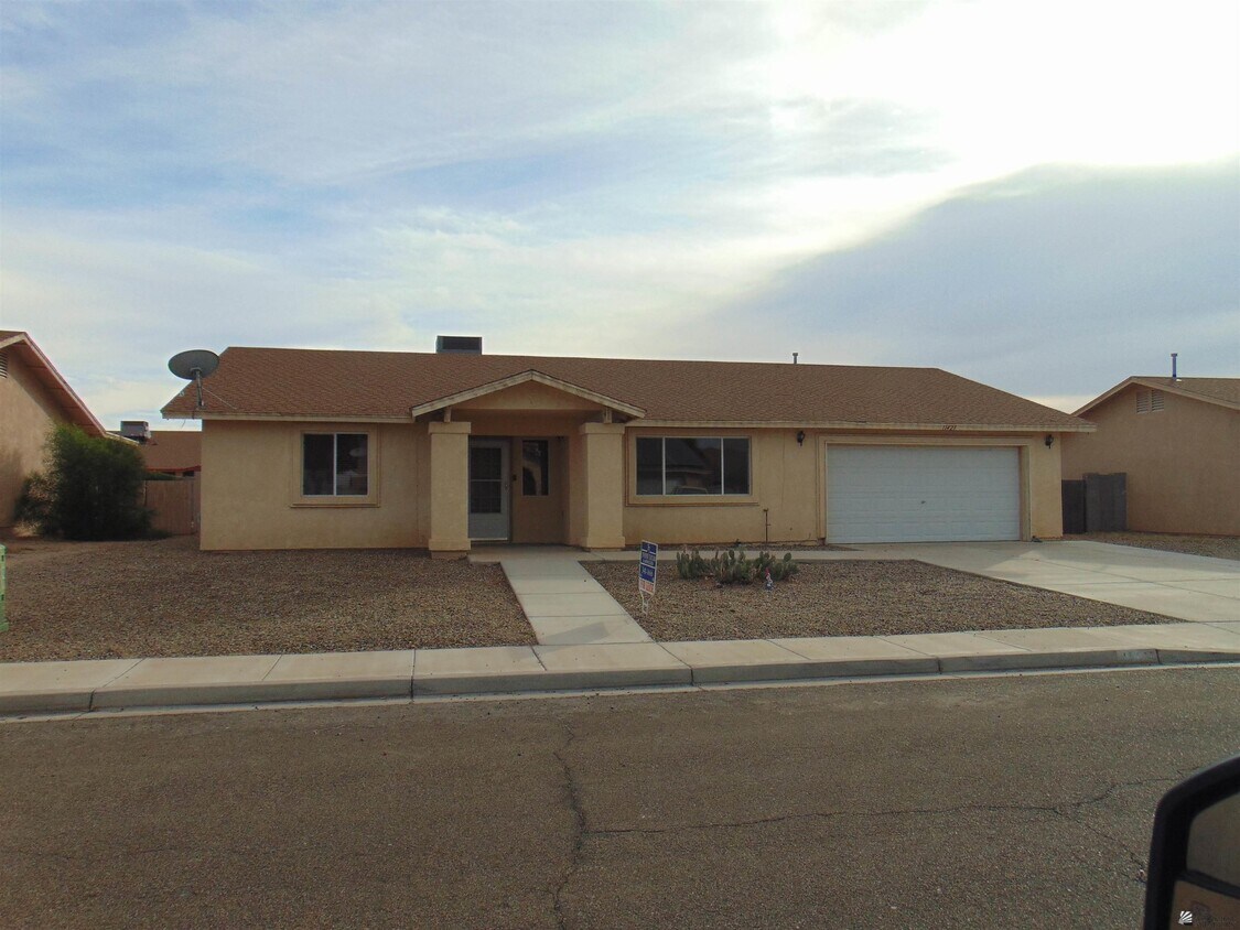 Foto principal - 11427 E 26th St