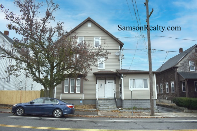 Building Photo - 256 Warren Ave