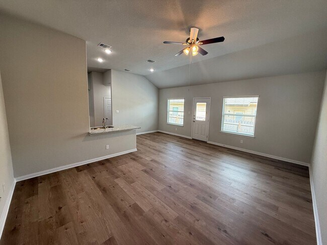 Foto del edificio - 3bd 2ba in Prime Location