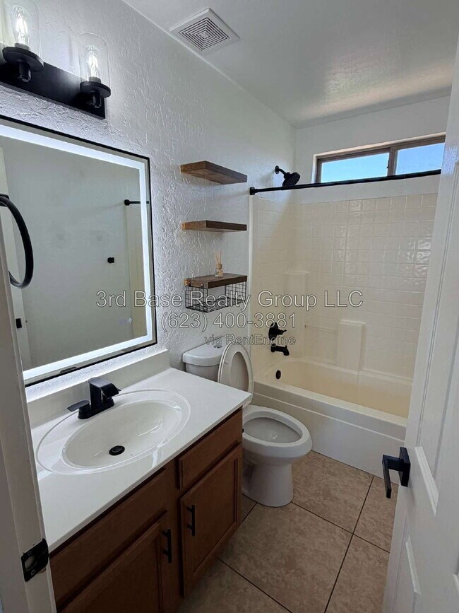 Foto del edificio - 13829 W Rovey Ave