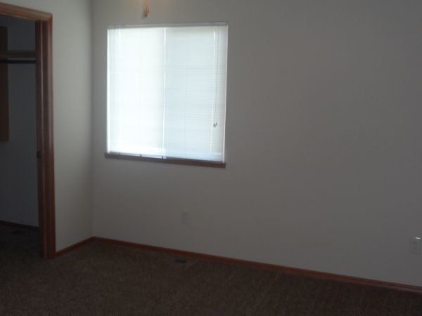 Building Photo - 2041 Harvest Ridge