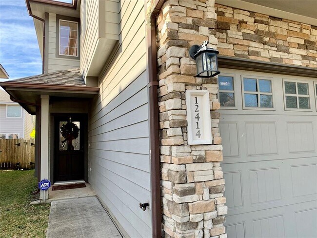Foto del edificio - 12414 Jasmine Brook Ln