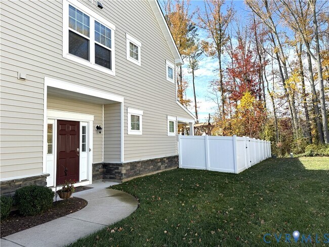 Foto del edificio - 4018 Tin Roof Way