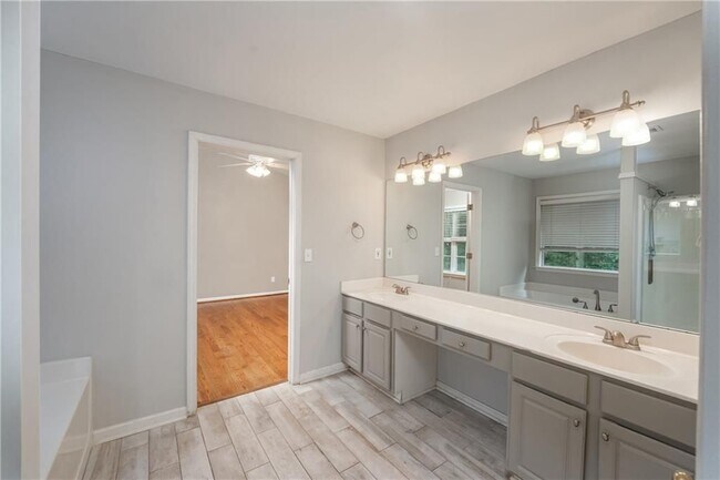 Foto del edificio - 3925 Barberry Ct