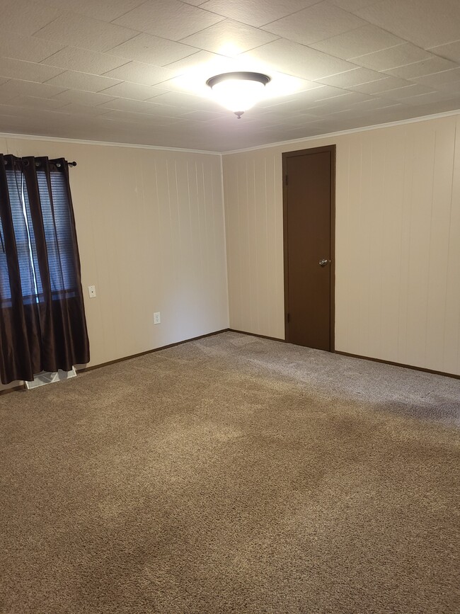 Building Photo - 138 Knollwood Dr