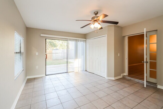 Foto del edificio - 1406 Woodstork Dr