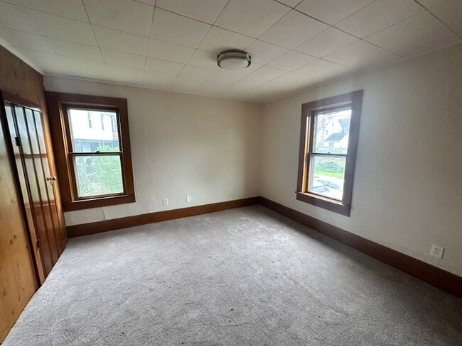 Building Photo - 306 Plummer St