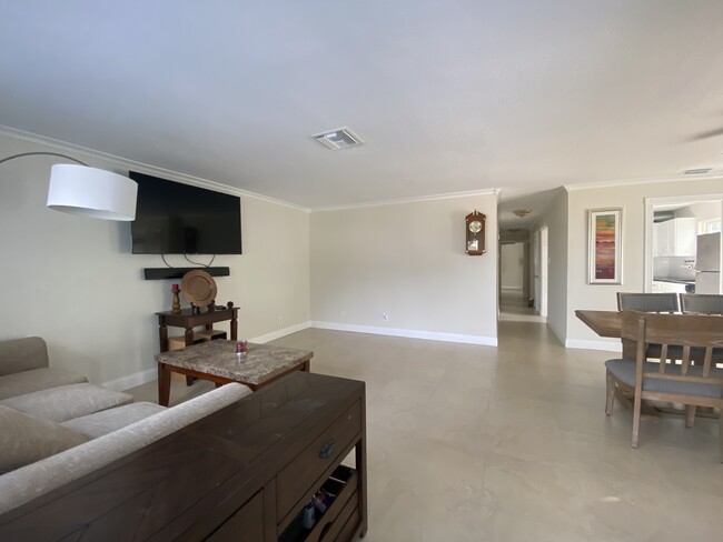 Foto del edificio - 1814 Bayou Grande Blvd NE