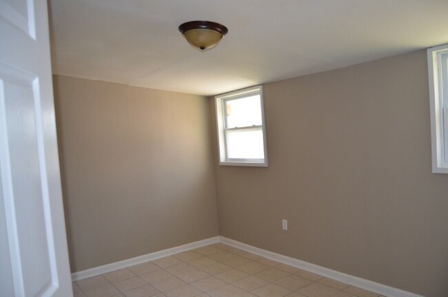 Building Photo - 6285 Southbridge Dr