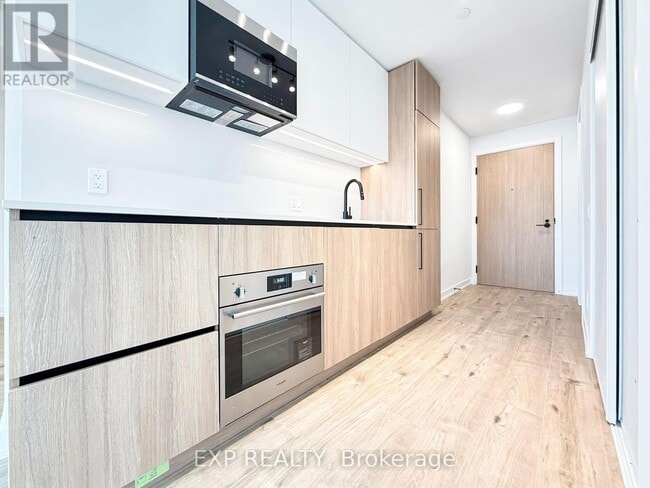 Building Photo - 35 Parliament St