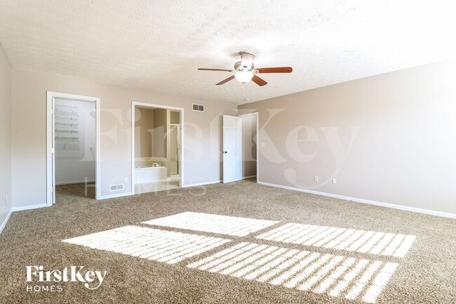 Building Photo - 9934 Stonebridge Dr