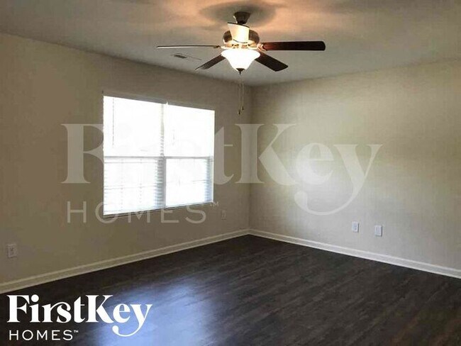 Foto del edificio - 2204 Matthew Oaks Ct