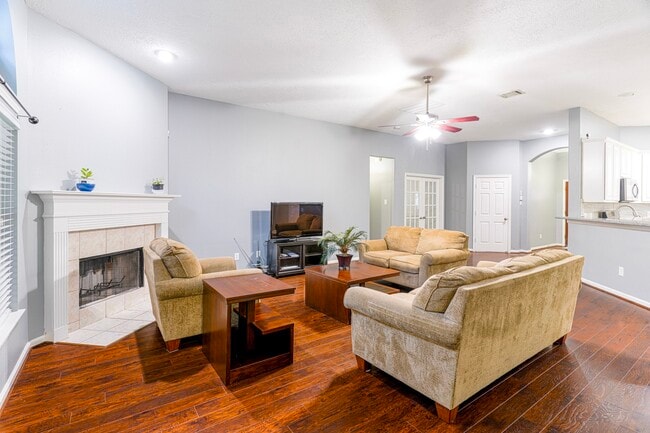 Building Photo - 20919 Garden Arbor Ln
