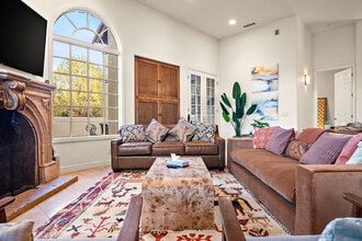 Building Photo - 36 W Dove Wing Dr