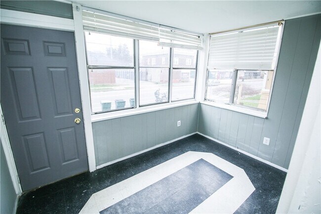 Foto del edificio - 1285 Goodman Street N Unit 1287