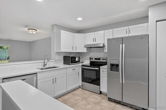 Building Photo - 9766 Kamena Cir