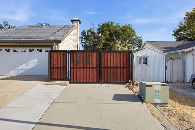 Foto del edificio - 7113 Mountainside Dr