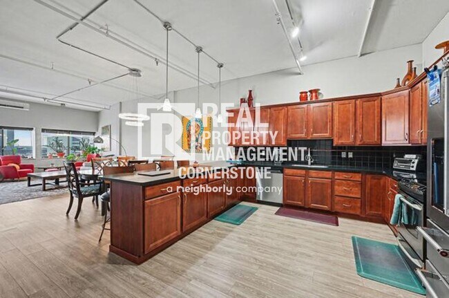 Building Photo - 125 S Kalamazoo Mall